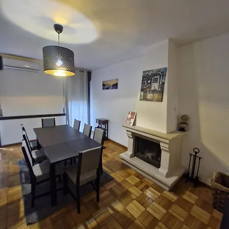 Gaia Calm & Comfort With Patio & Fireplace *