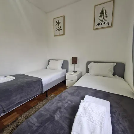 Gaia Calm & Comfort With Patio & Fireplace