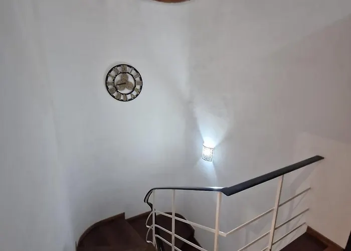 Gaia Calm & Comfort With Patio & Fireplace *